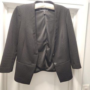 Cropped 3/4 sleeve black blazer